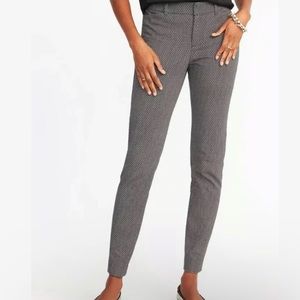Old Navy diamond print Pixie pant size 4